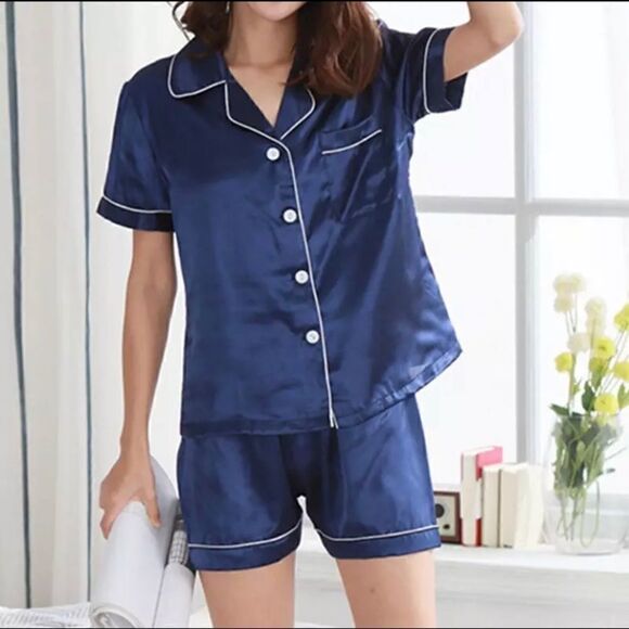 ☀️ BOGO! Reese Satin Pajama Set – Button Down & Shorts – Small Fit, NWT - Picture 1 of 3